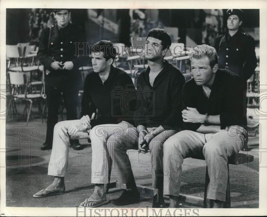 1965 Press Photo Tony Perkins & fellow actors, "Two Are Guilty", Downer Theater - Historic Images