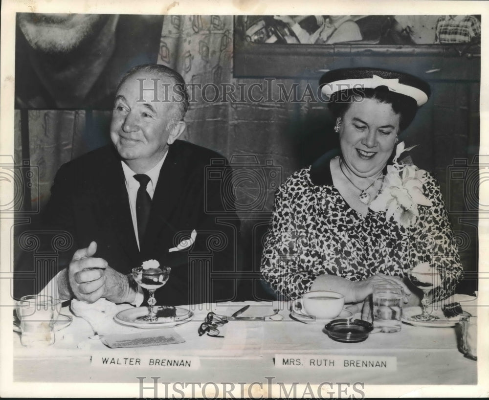 1962 Press Photo Actor Walter Brennan and Ruth Brennan at a Dinner - mjx36050 - Historic Images