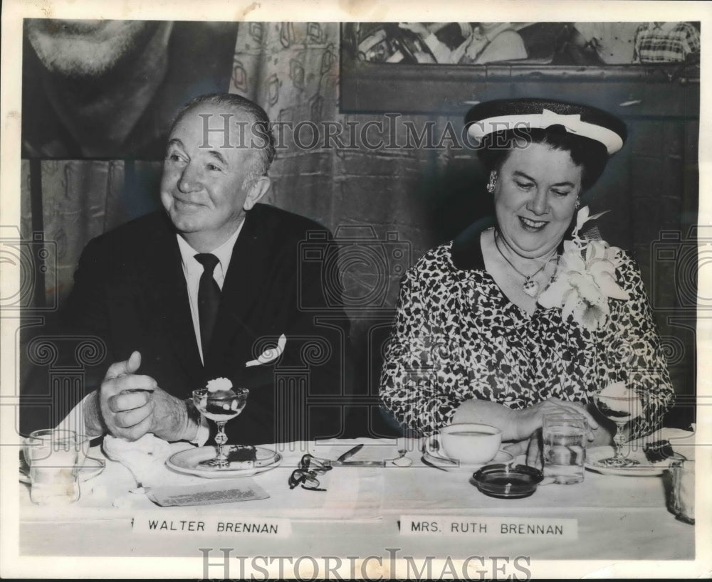 1962 Press Photo Actor Walter Brennan and Ruth Brennan at a Dinner - mjx36050 - Historic Images