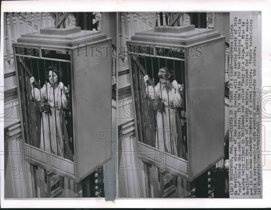 1963 Olivia de Havilland in Cage for "Lady in a Cage" Hollywood, CA-Historic Images