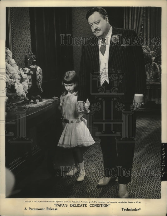 1963 Press Photo Jackie Gleason, Linda Bruhl Star in "Papa's Delicate Condition"-Historic Images