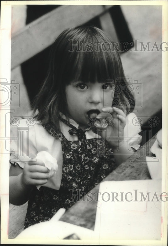 1979 Press Photo Maigai Ehrlich at Geinrich Kraft Park in Frankfurt, Germany-Historic Images