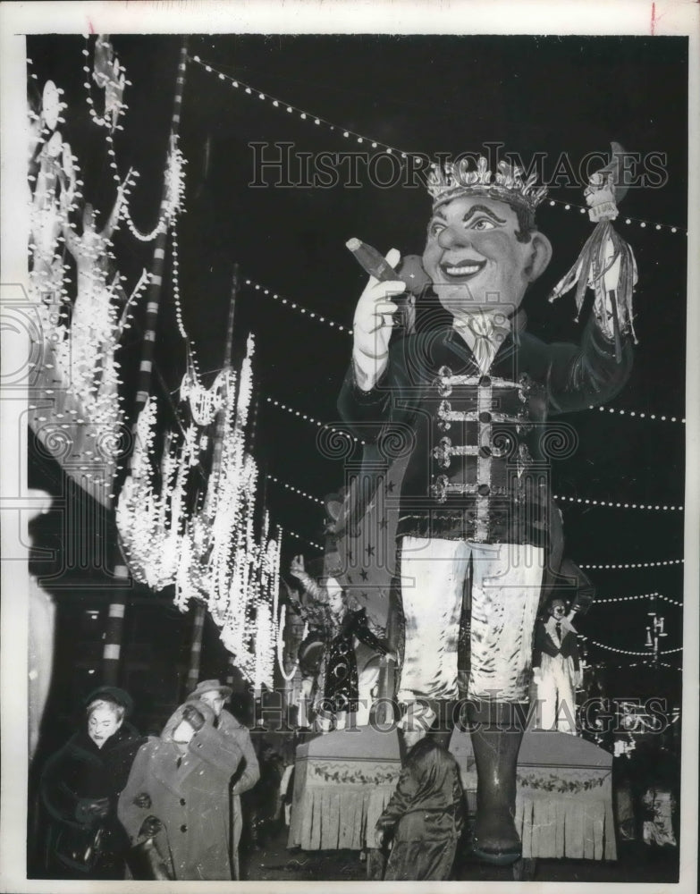 1953 Press Photo &quot;King Carnival&quot; at Nice, France&#39;s annual carnival - mjx37369-Historic Images