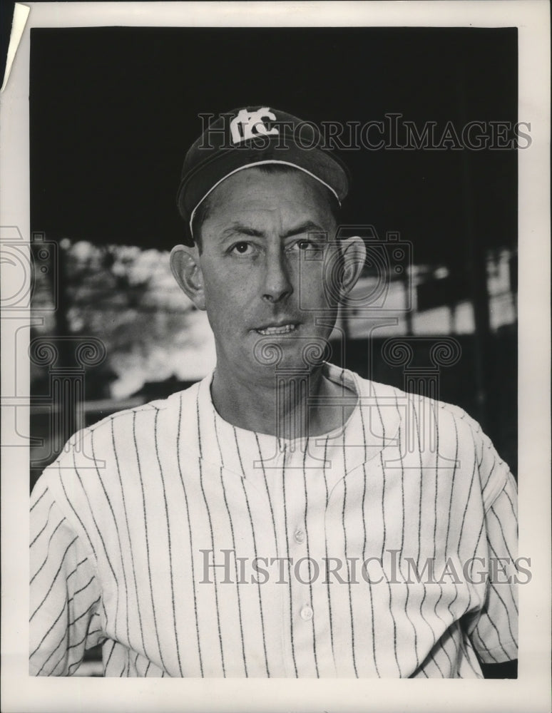 1951 Pitcher Cliff Melton, Kansas City Blues-Historic Images