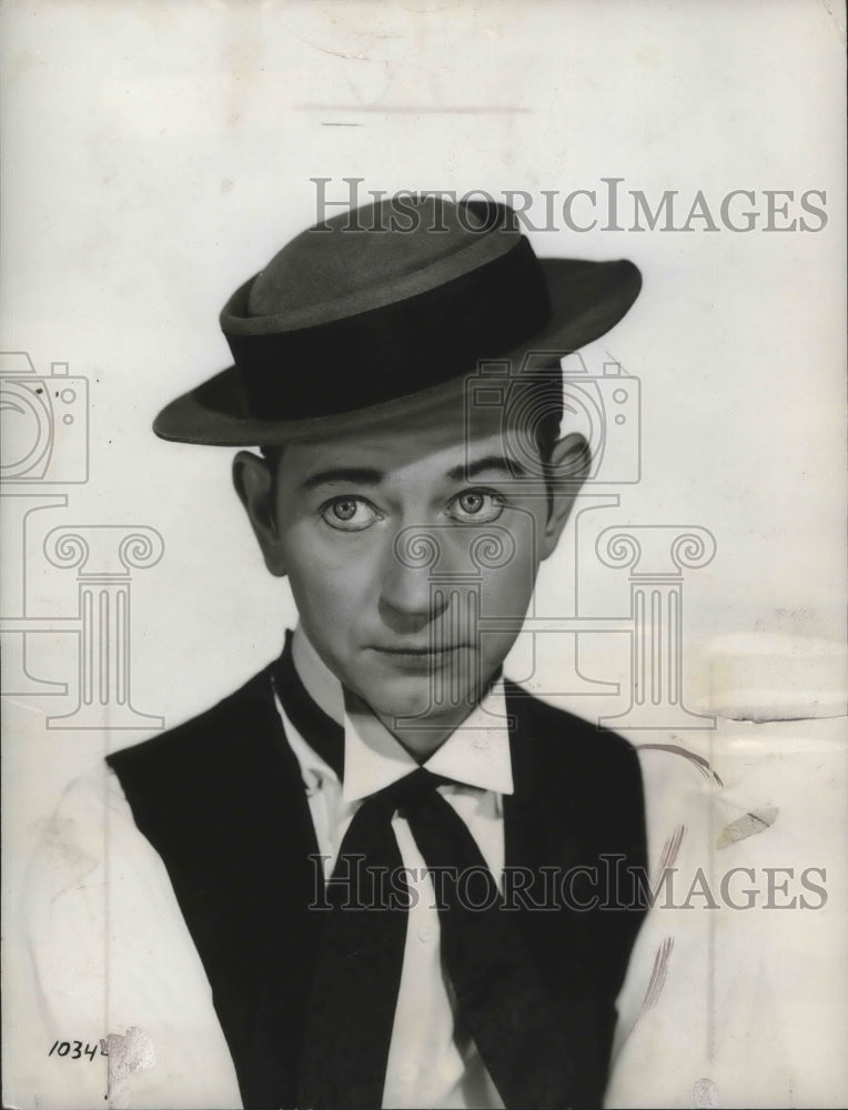 1957 Press Photo Actor Donald O&#39;Connor in &quot;The Buster Keaton Story&quot; - mjx38649-Historic Images