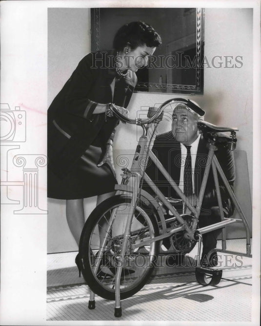 1963 Mr. and Mrs. Henry Hahn, Milwaukee Athletic Club directors-Historic Images