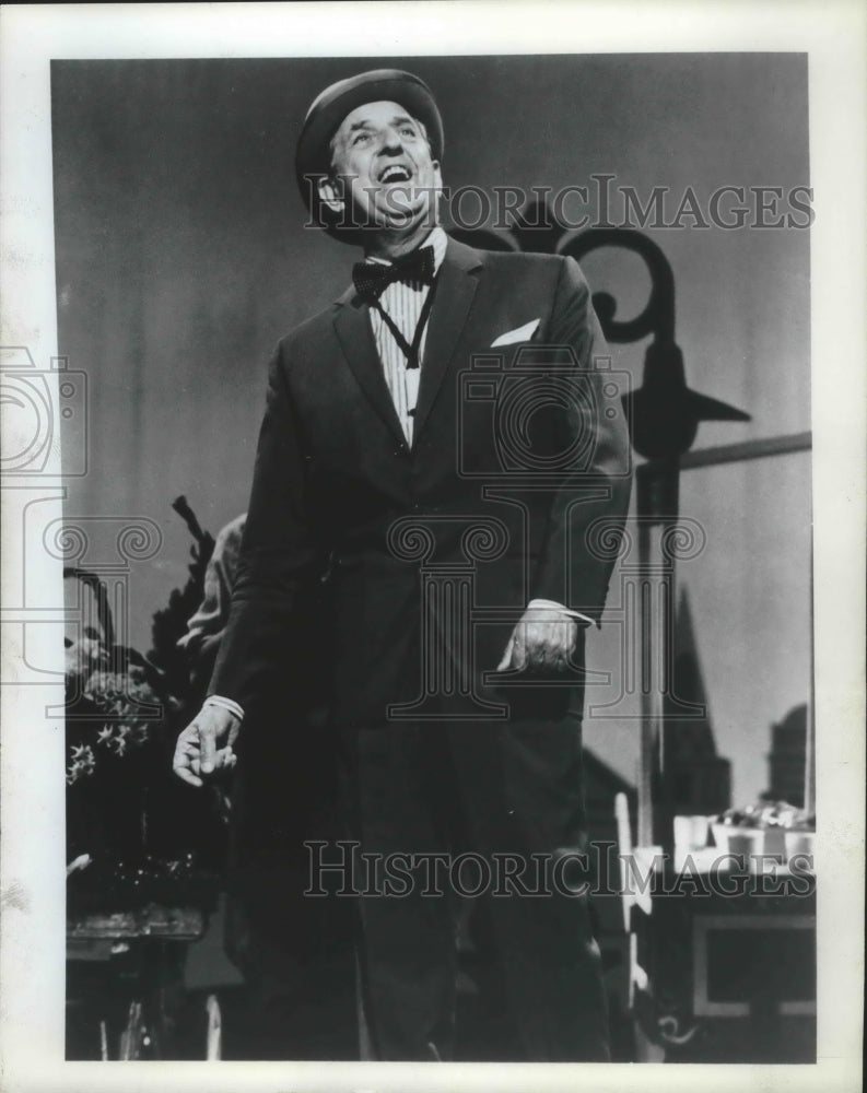 1964 Press Photo Actor Stanley Holloway at London Palladium - Historic Images