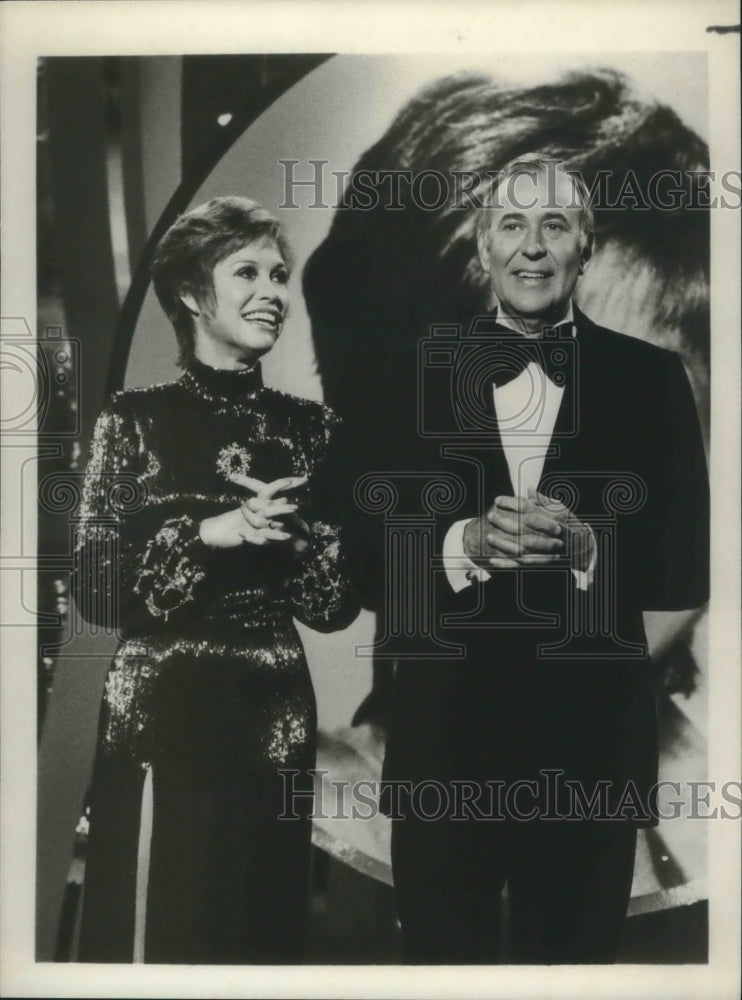 1978 Press Photo Comedians Mary Tyler Moore, Carl Reiner in &quot;Mary&quot; - mjx39306-Historic Images