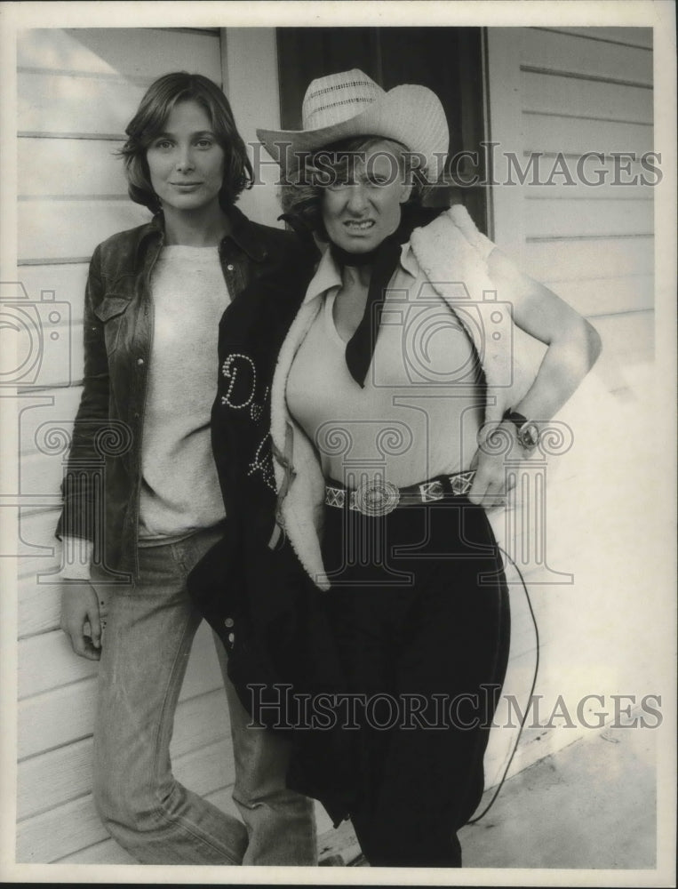 1979 Press Photo Deborah Raffin and Cloris Leachman Star in CBS's "WIlla"-Historic Images
