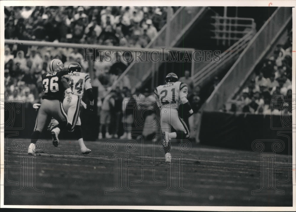 1992 Press Photo Minnesota Vikings' Running Back Terry Allen Dashes 51 Yards - Historic Images