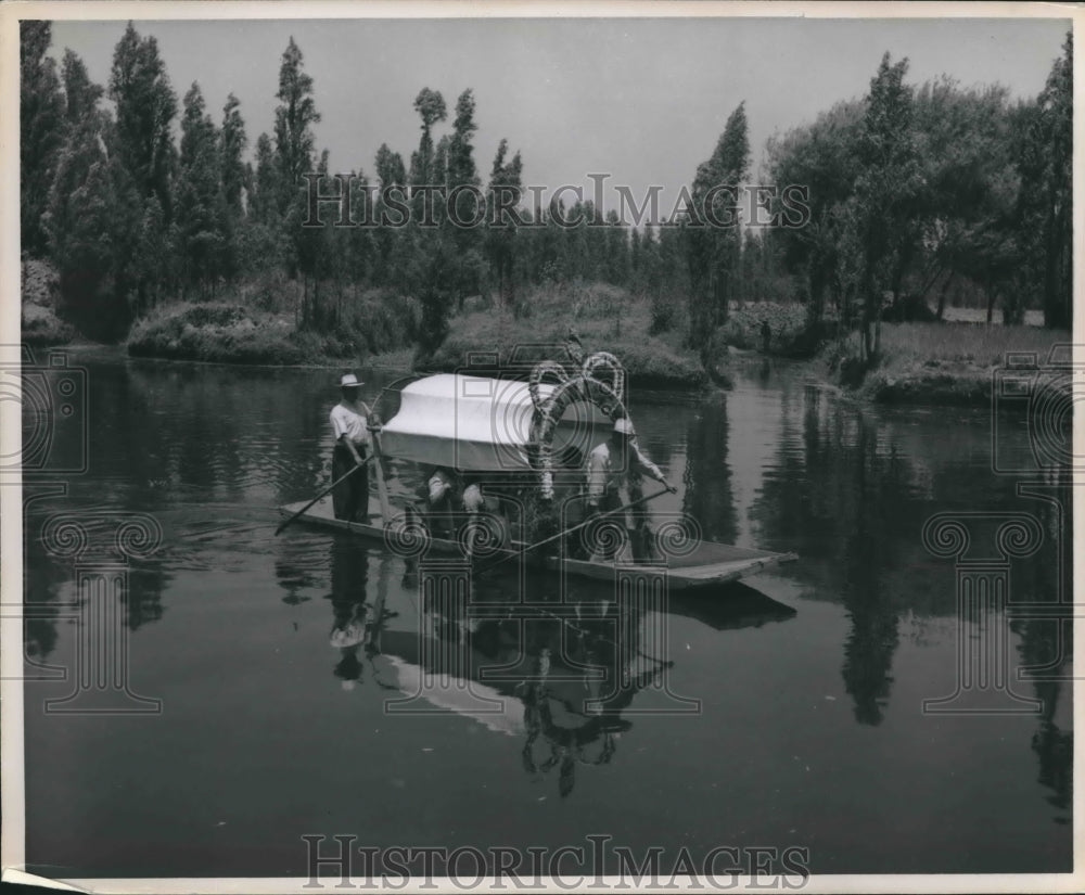 1953 Press Photo Boats on canal at the floating gardens of Xochimilco, Mexico-Historic Images