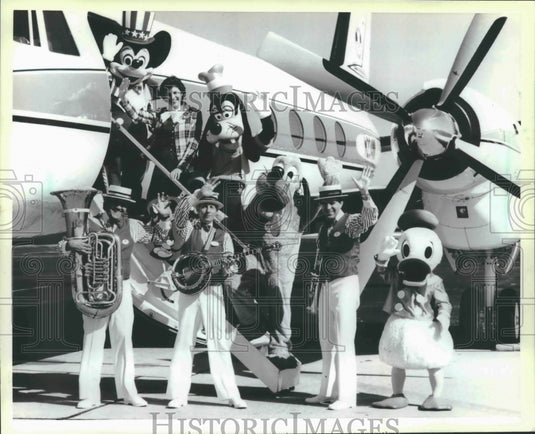 1985 Disney World Ambassador Linnae Massa, Troupe Board Plane-Historic Images