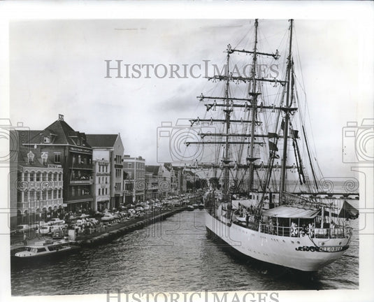 1971 Press Photo The Colombian Barque "Gloria" Sails into Willemstad, Curacao-Historic Images