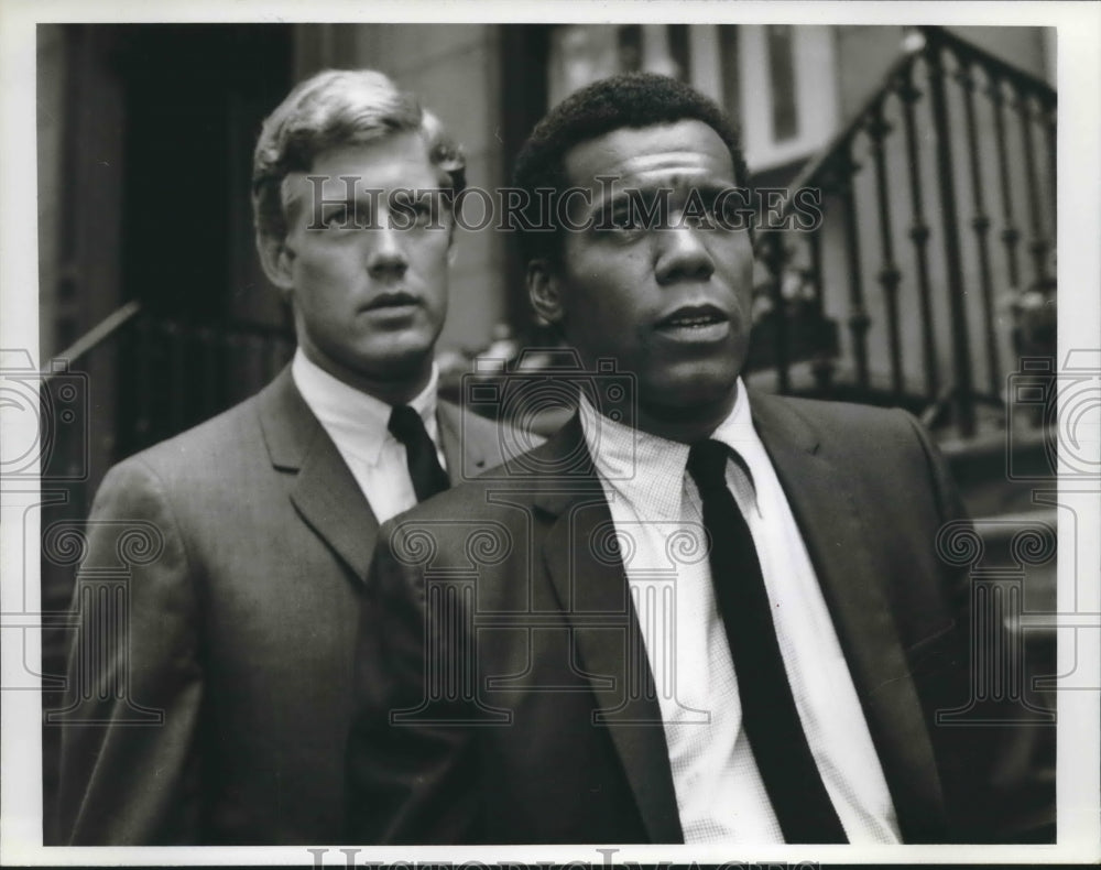 1968 Press Photo Producer Robert Hook and Actor Frank Converse-Historic Images