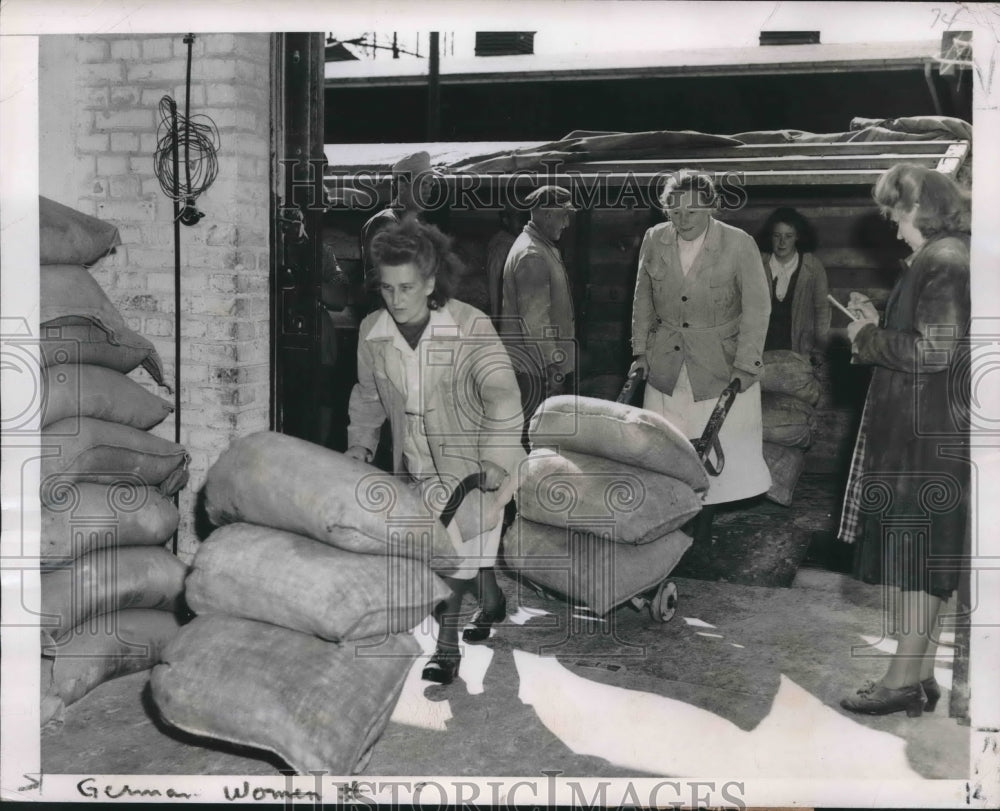 1949 Berlin Women Unload Flour from Train in West Berlin, Germany-Historic Images