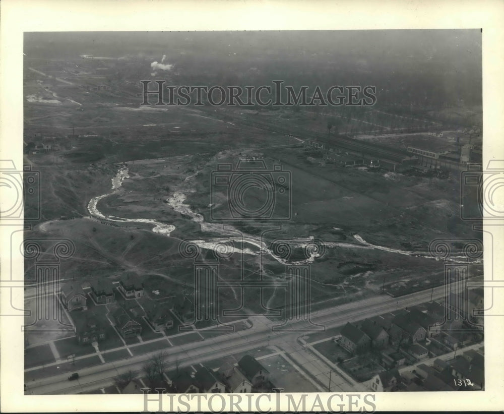 1934 Press Photo Air view of Milwaukee County parkway and Kinnickinnic River-Historic Images