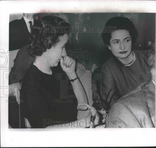1960 Press Photo Mrs. Lyndon Johnson and Mrs. William Fulbright at NATO in Paris-Historic Images