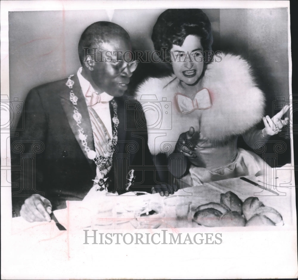 1961 Press Photo Mrs. Lyndon B. Johnson and President Leopold Senghor in Dakar-Historic Images