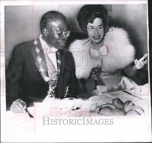 1961 Press Photo Mrs. Lyndon B. Johnson and President Leopold Senghor in Dakar-Historic Images