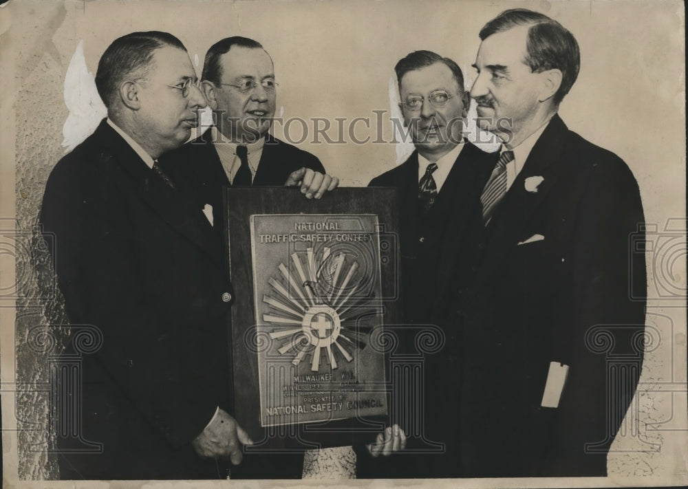 1934 Press Photo D.D. Fennell, William C Knoelk, Howard F Iigner, Mayor Hoan-Historic Images