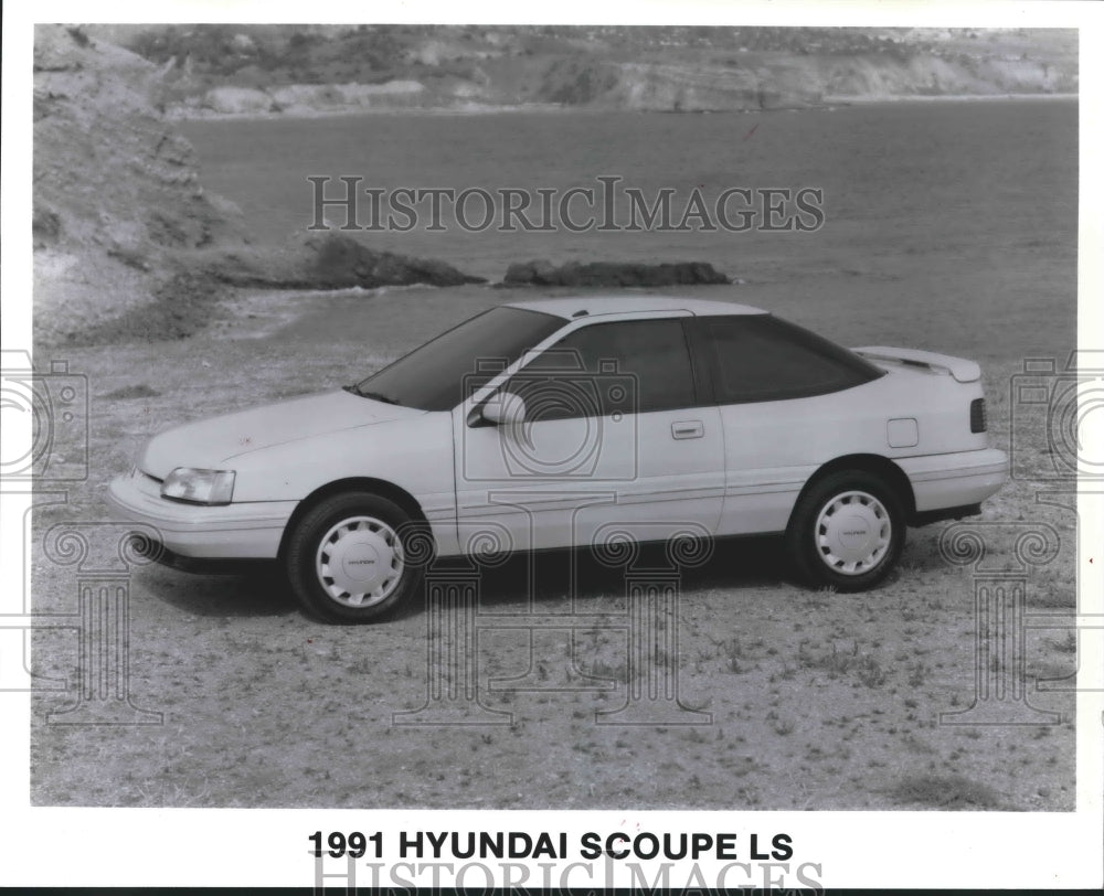 1991 Press Photo 1991 Hyundai Scoupe LS - mjx41080-Historic Images