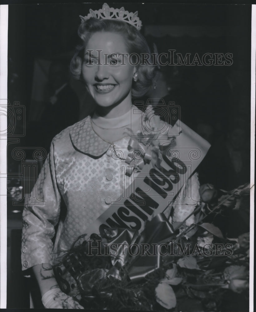 1956 Press Photo Mrs. Wisconsin for 1956 is Mrs. John Perkovich. - mjx41191-Historic Images