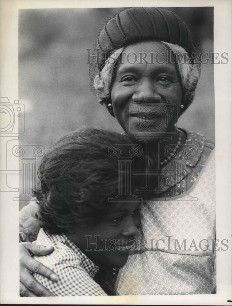 1977 Cicely Tyson, Beah Richards co-star in "Just an Old Sweet Song"-Historic Images