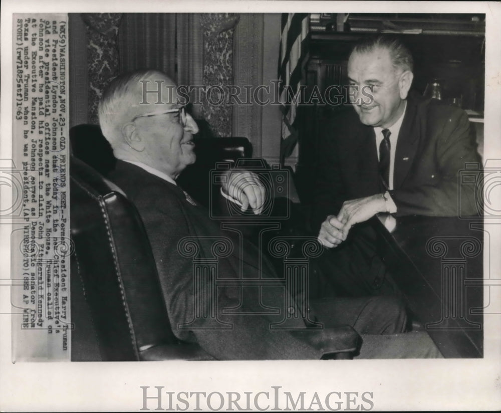 1963 Press Photo Former President Harry Truman and President Lyndon Johnson chat- Historic Images