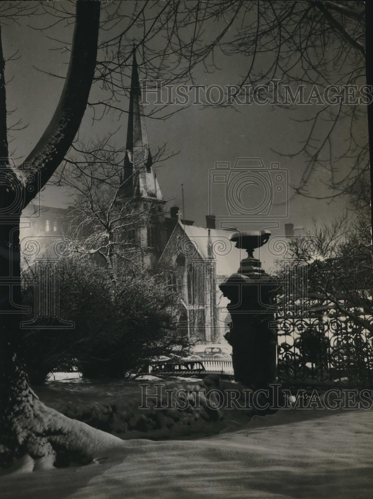 1939  Wisconsin&#39;s St. James Episcopal Church on W. Wisconsin Ave.-Historic Images