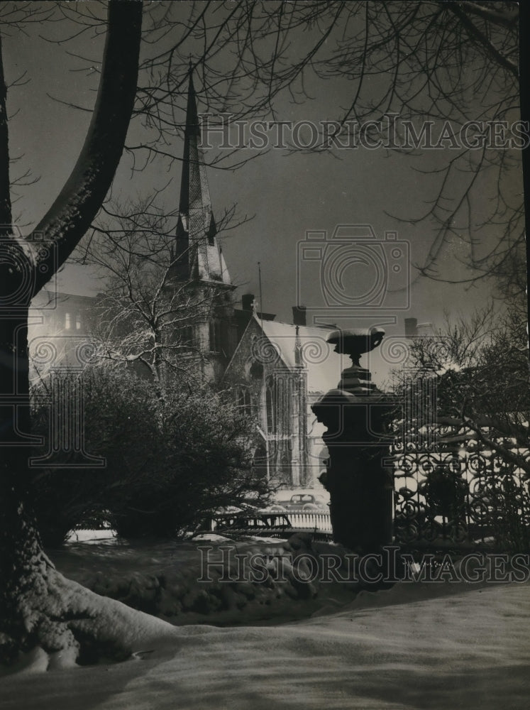 1939  Wisconsin's St. James Episcopal Church on W. Wisconsin Ave.-Historic Images