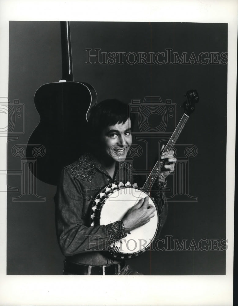 1975 Press Photo Musician Jim Stafford and his banjo - mjx44364- Historic Images