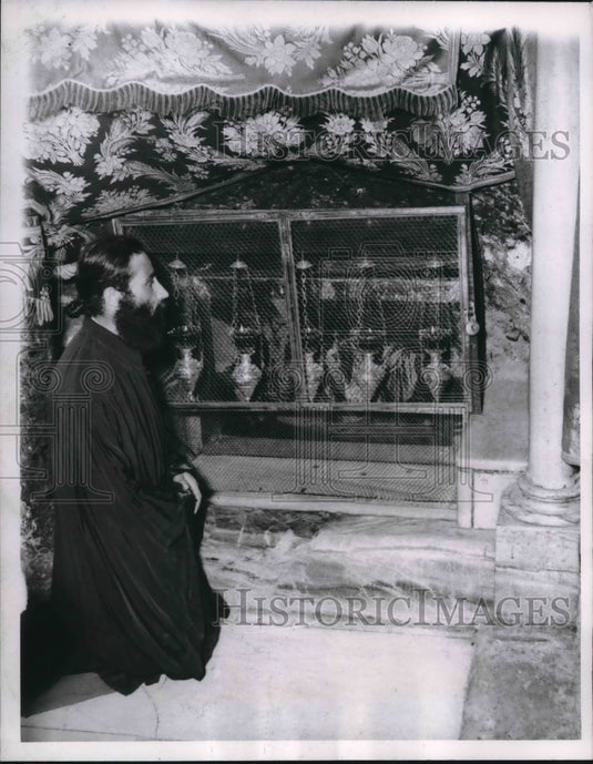 1952 The grotto beneath the ancient Church of the Nativity, Israel.-Historic Images
