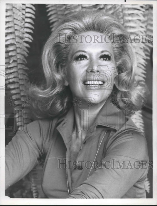 1971 Photograph of NBC-TV star Dinah Shore sings on "Dinah's Place".-Historic Images