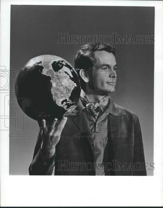1969 Press Photo Program's host, Dean Jones, in "What's It All About, World?".-Historic Images