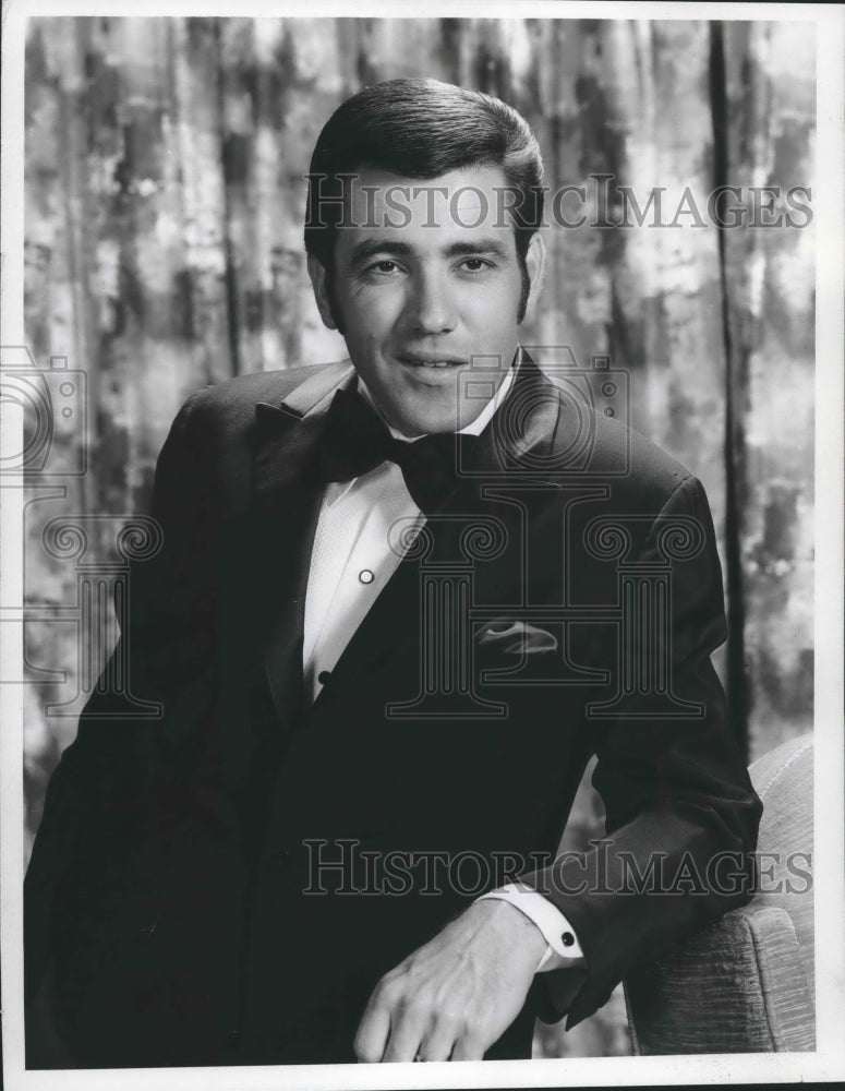 1965 Actor Jimmie Rodgers as summer replacement for Carol Burnett-Historic Images