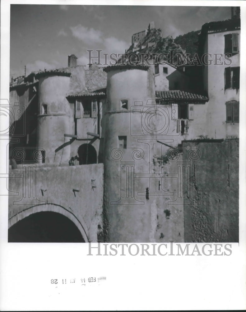 1973 Press Photo A French Fort is an entrance to the city of Entrevaux, France.-Historic Images