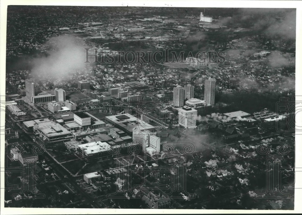 1981 Press Photo Aerial view of University of Wisconsin in Milwaukee.- Historic Images
