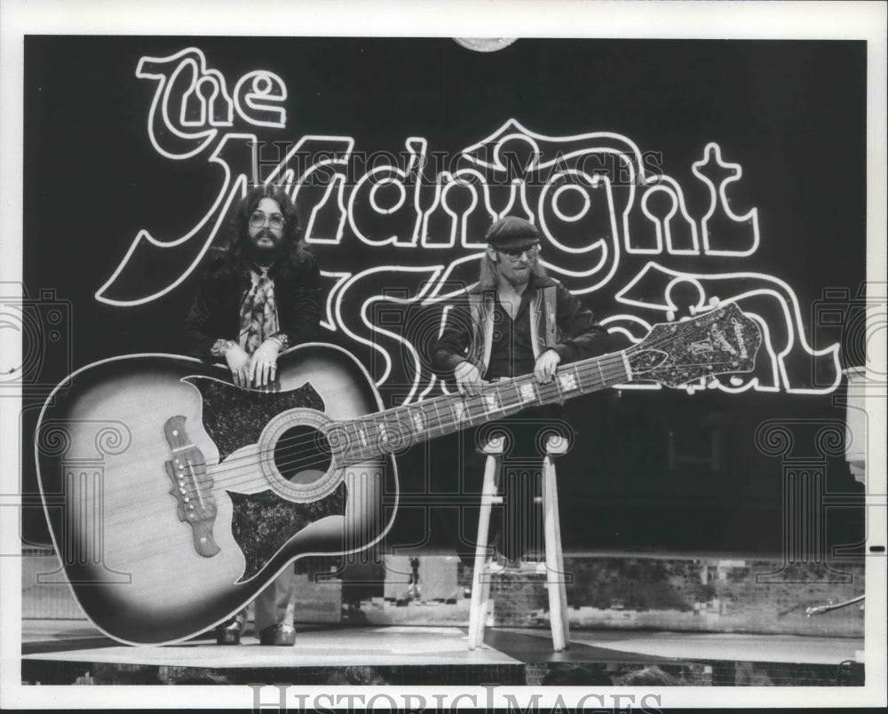 1976 Press Photo Seals and Crofts host "The Midnight Special" on NBC - mjx45654- Historic Images
