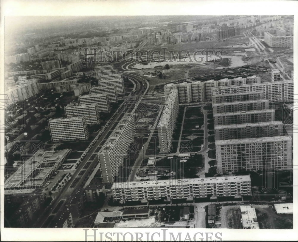 1971 Press Photo Aerial view of Balta Alba district of Bucharest, Romania - Historic Images