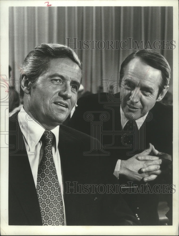 1972 Press Photo Arthur Hill and William Schallert in &quot;Voice From A Nightmare&quot; - Historic Images