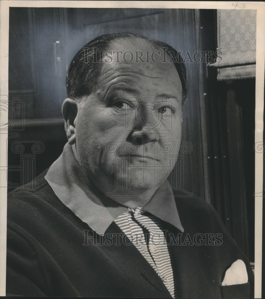 1948 Press Photo Opera Singer John Thomas in his private train car - mjx46403 - Historic Images