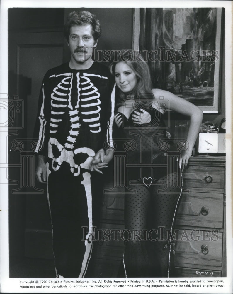 1970 Press Photo Barbara Streisand and George Segal in Owl &amp; Pussycat - Historic Images