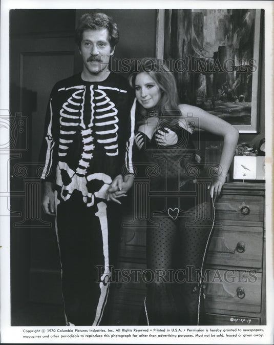 1970 Press Photo Barbara Streisand and George Segal in Owl & Pussycat - Historic Images