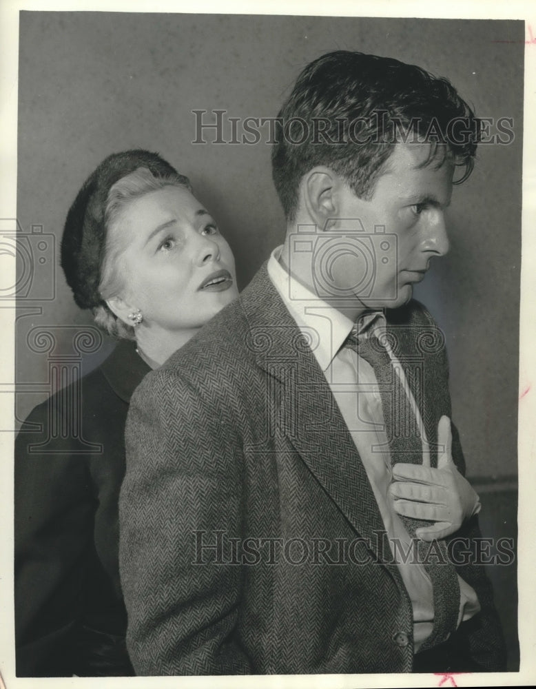 1962 Press Photo Joan Fontaine and Maximilian Schell co-star in &quot;Perilous&quot;. - Historic Images