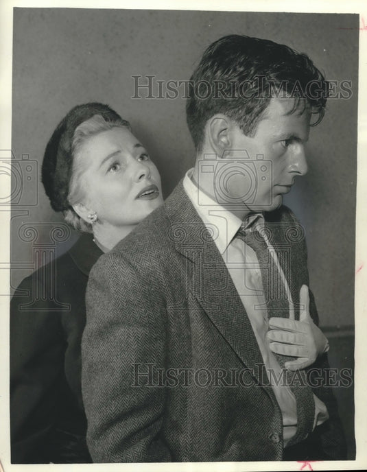 1962 Press Photo Joan Fontaine and Maximilian Schell co-star in "Perilous". - Historic Images