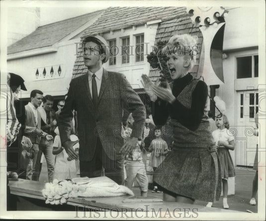 1964 Press Photo Connie Stevens and Dean Jones, Co-Stars of Two On A Guillotine - Historic Images