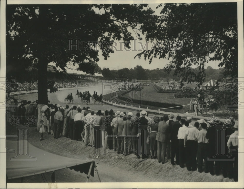 1938 Press Photo Crowd lined edge of Good Time Track of Hambletonian Stake.- Historic Images