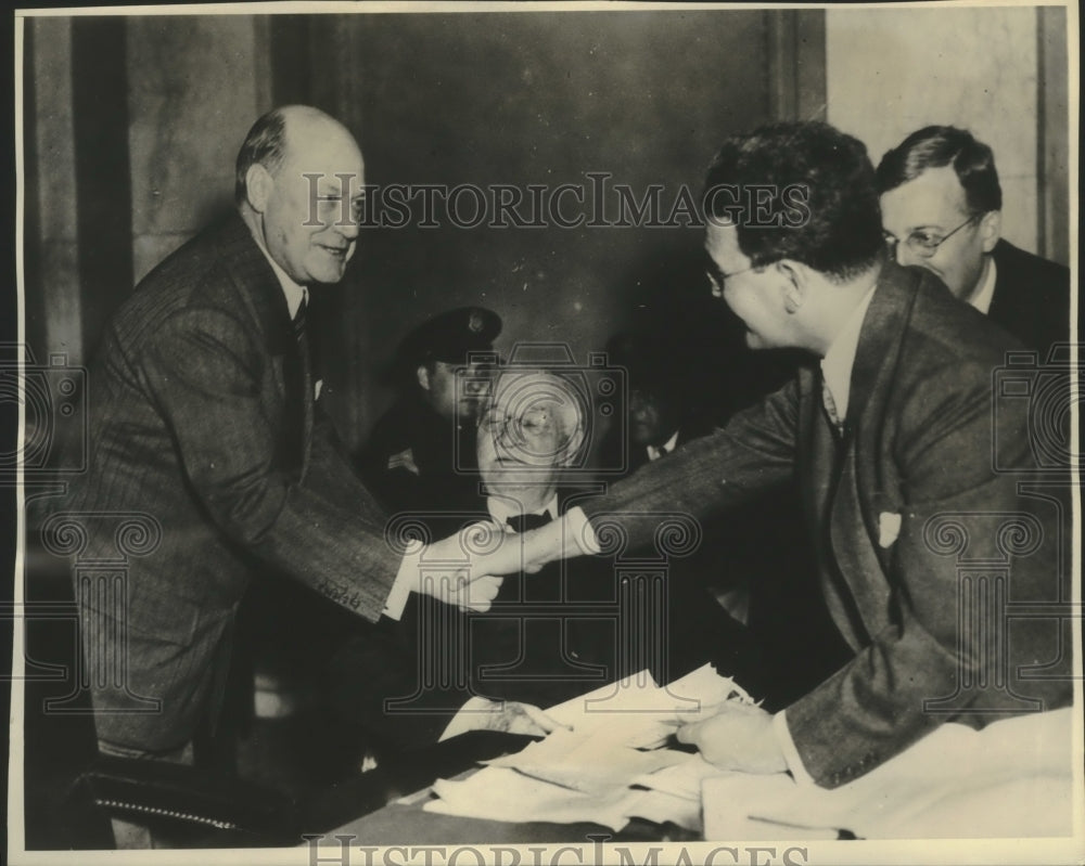 1934 Oil magnate Harry Sinclair appears at Senate Banking Committee - Historic Images