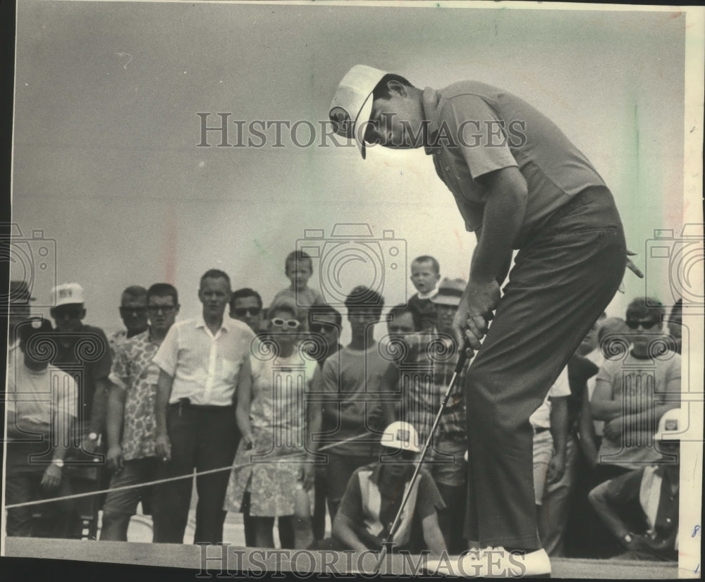 1968 Dave Stockton, Two-Time Winner, Wins $40,000 in GMO First Year - Historic Images