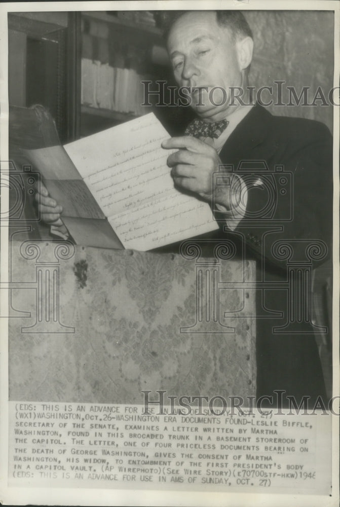 1946 Press Photo Senate Secretary Leslie Biffle Reads Martha Washington Letter- Historic Images